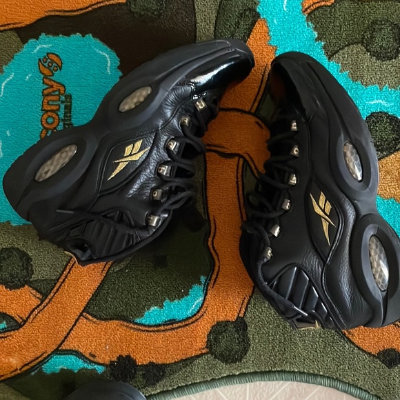 Reebok Question Black/Gold Worn Twice - Picture 1 of 7